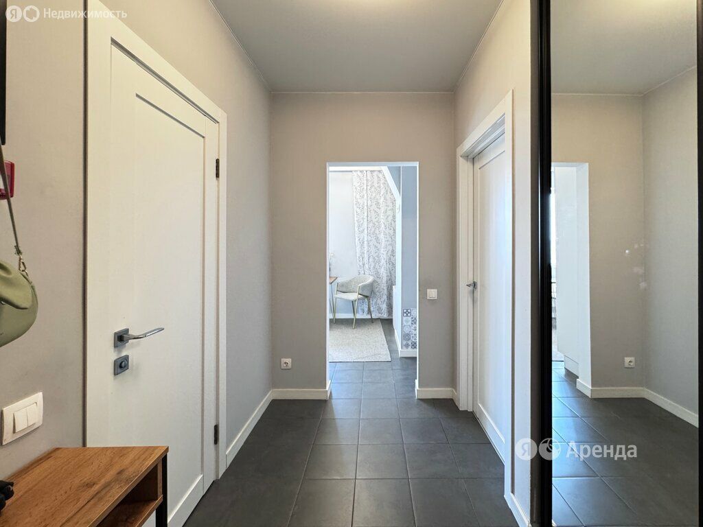 m. ZIL: Apartment, 1-rooms