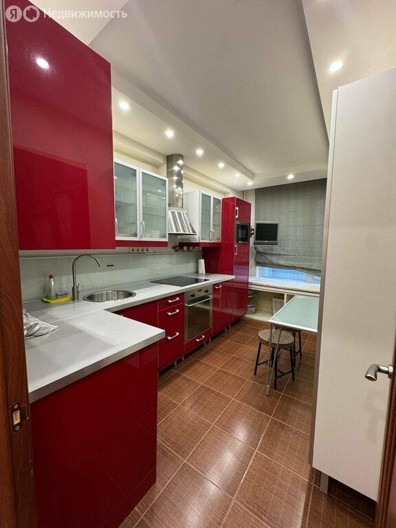 m. Ploschad trekh vokzalov: Apartment, 1-rooms