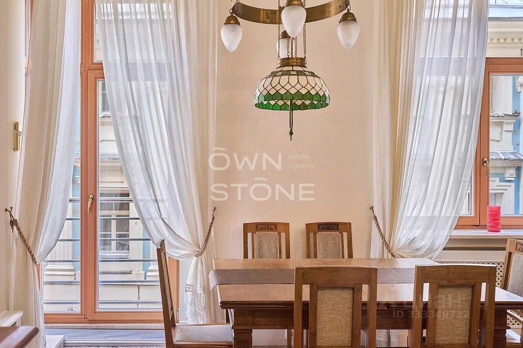 m. Kropotkinskaya: Apartment, 4-rooms