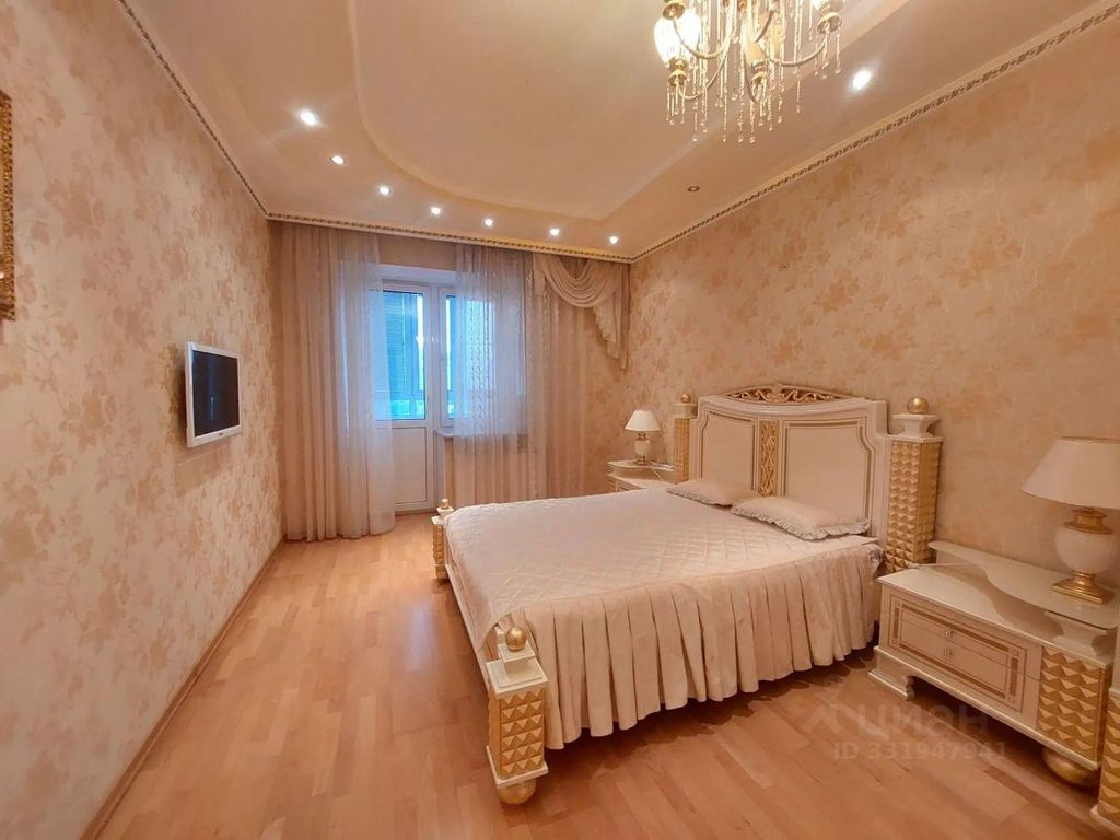 m. Yugo-Zapadnaya: Apartment, 3-rooms