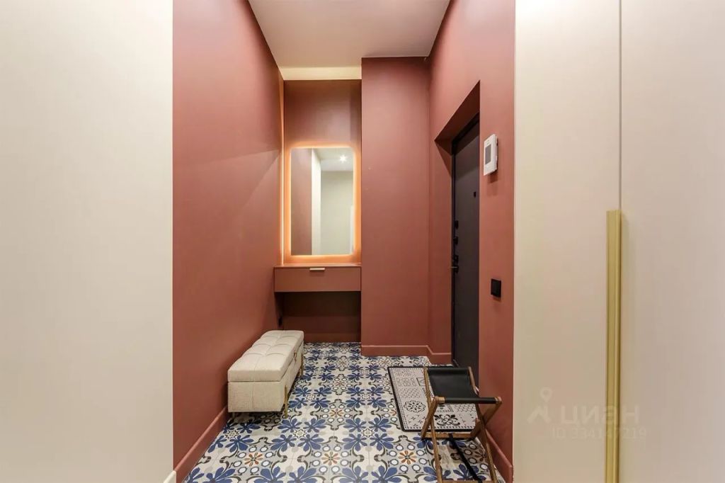 m. ZIL: Apartment, 2-rooms