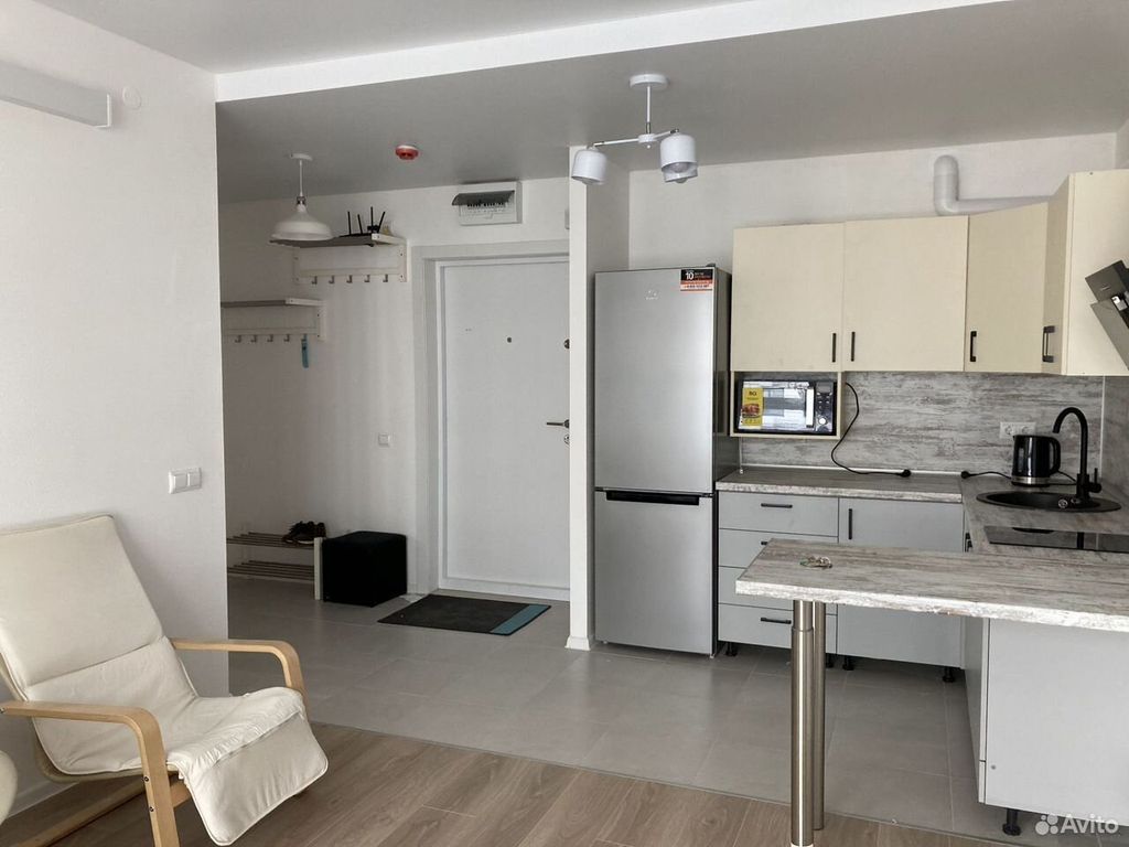 m. Lukhmanovskaya: Apartment, 1-rooms
