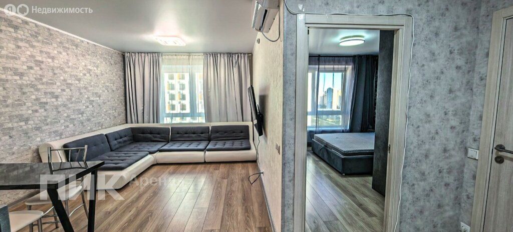 m. Lukhmanovskaya: Apartment, 1-rooms