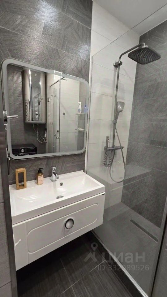m. Pyatnitskoe shosse: Apartment, 3-rooms