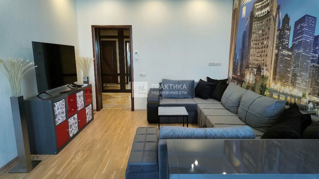 m. Molodezhnaya: Apartment, 3-rooms