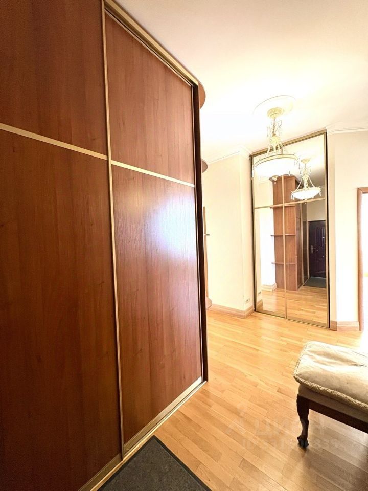 m. Solnechnaya: Apartment, 3-rooms