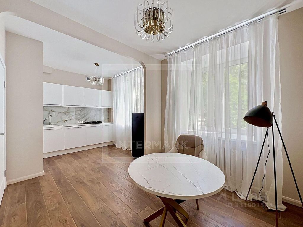 m. Barrikadnaya: Apartment, 2-rooms