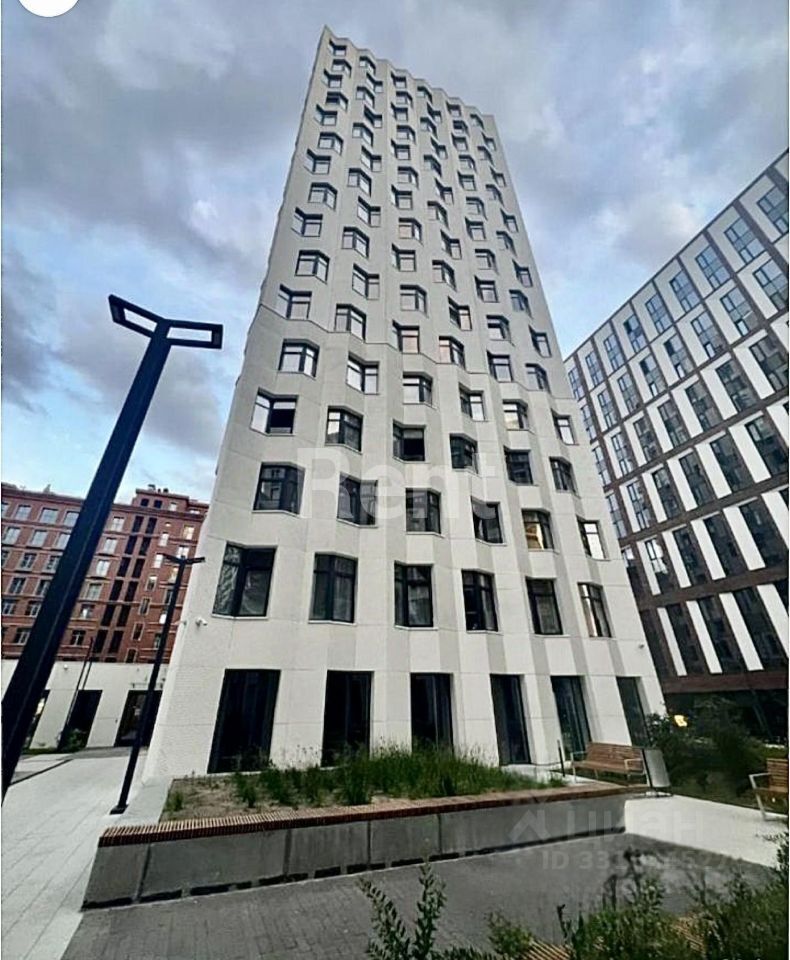 m. ZIL: Apartment, 2-rooms
