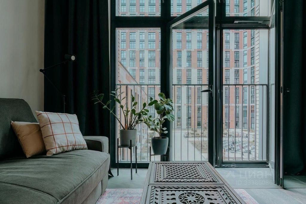m. ZIL: Apartment, 2-rooms