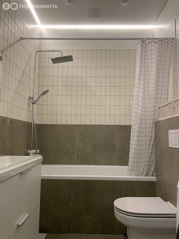 m. ZIL: Apartment, 2-rooms