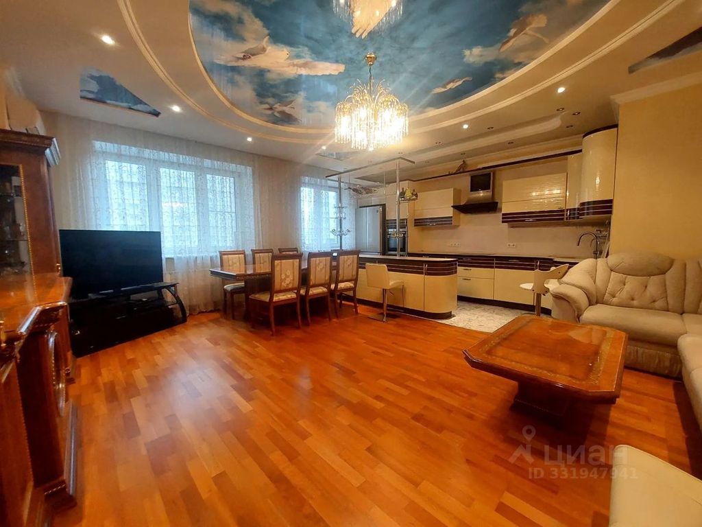 m. Yugo-Zapadnaya: Apartment, 3-rooms