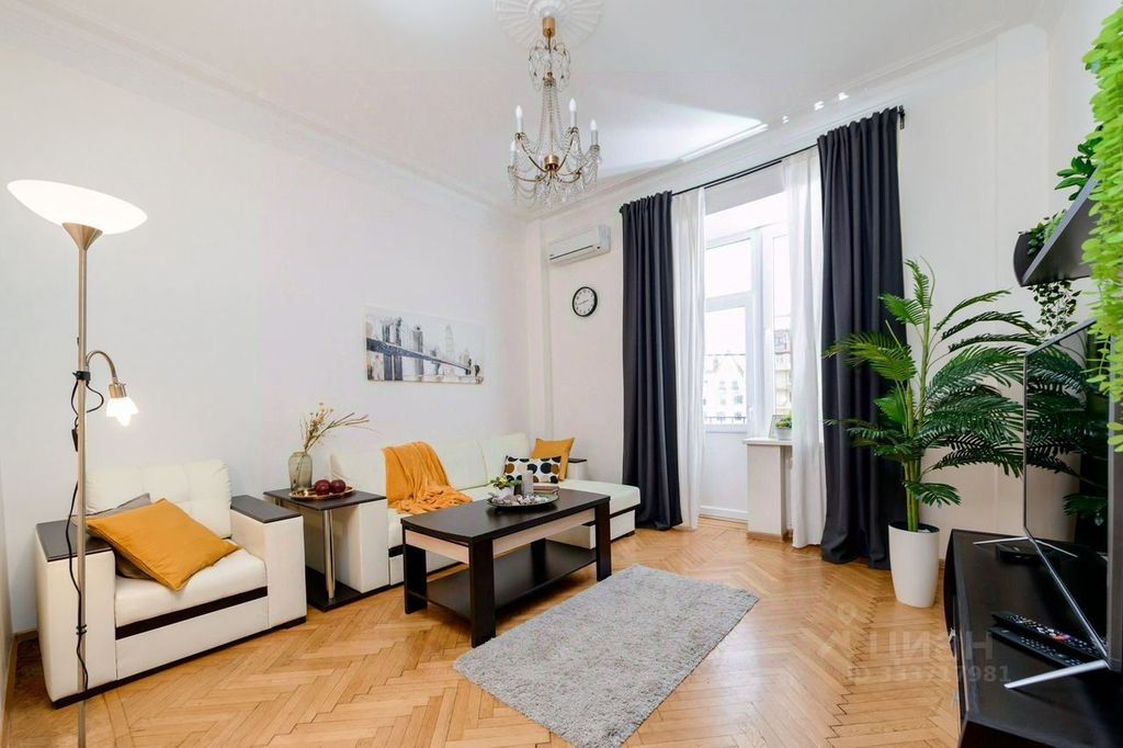 m. Tverskaya: Apartment, 3-rooms