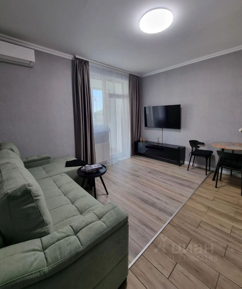 m. Strogino: Apartment, studio