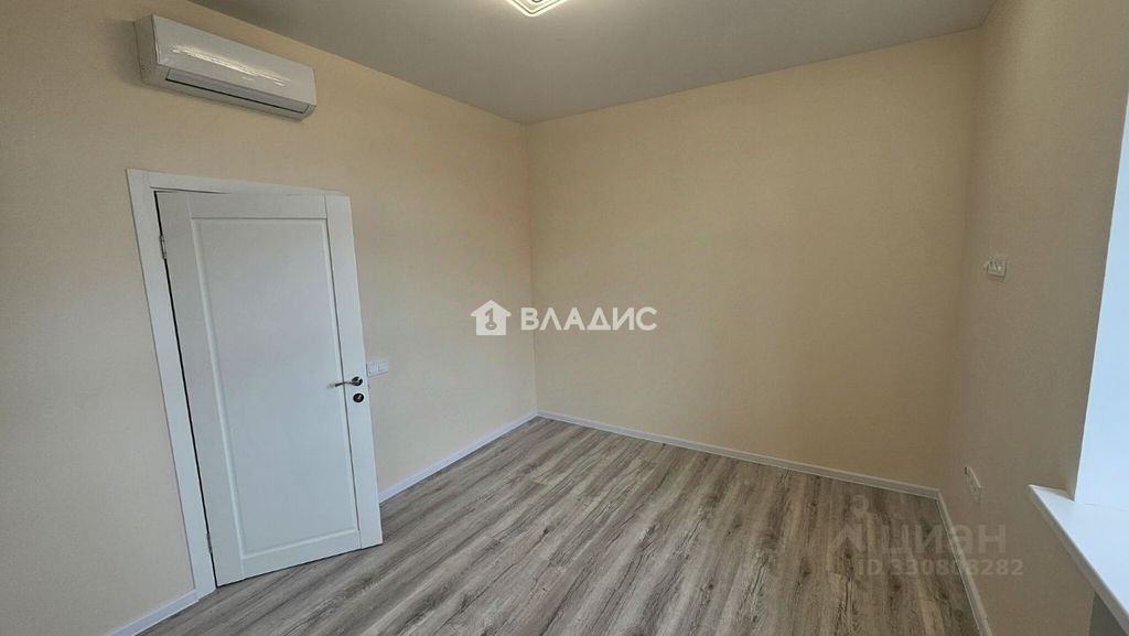 m. Solnechnaya: Apartment, 3-rooms