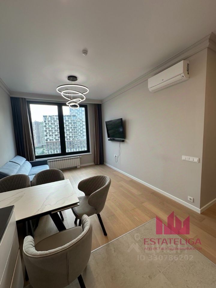 m. Aminyevskaya: Apartment, 3-rooms