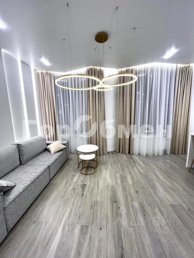 m. ZIL: Apartment, 2-rooms