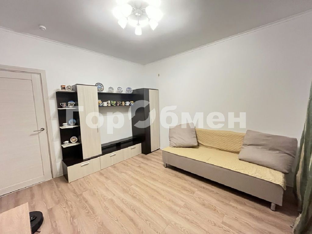 m. Narodnoe Opolchenie: Apartment, 3-rooms