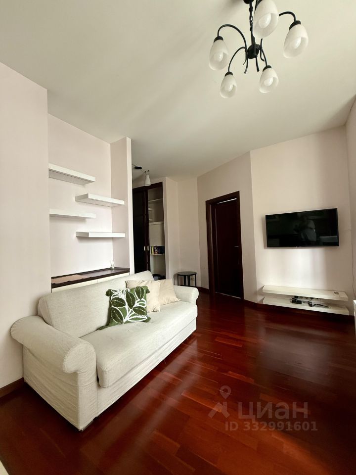 m. Narodnoe Opolchenie: Apartment, 2-rooms