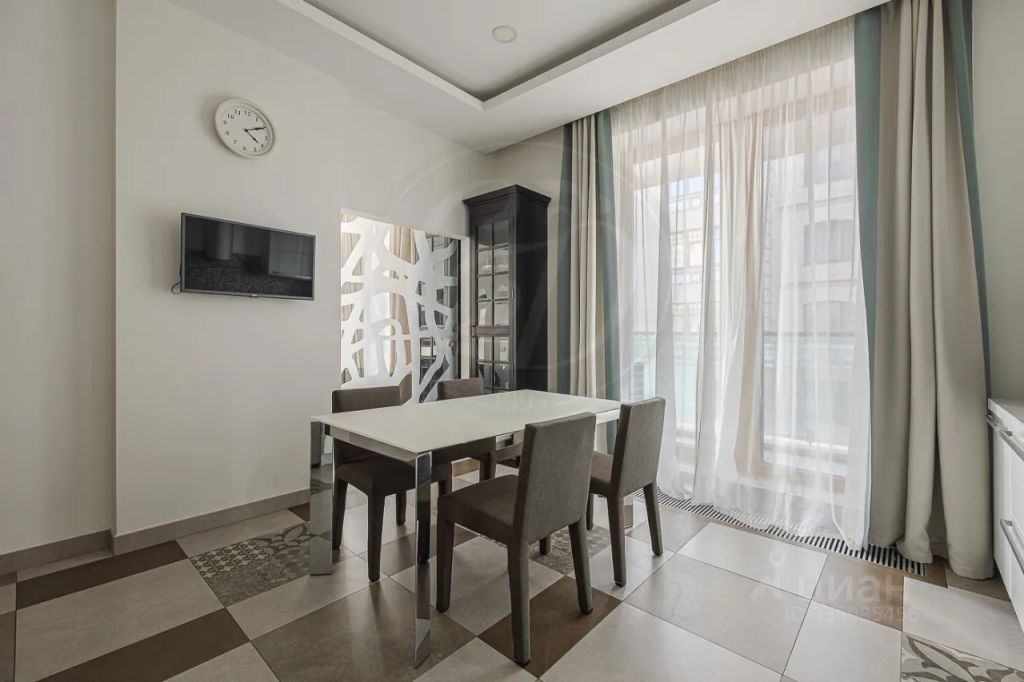 m. Smolenskaya: Apartment, 4-rooms