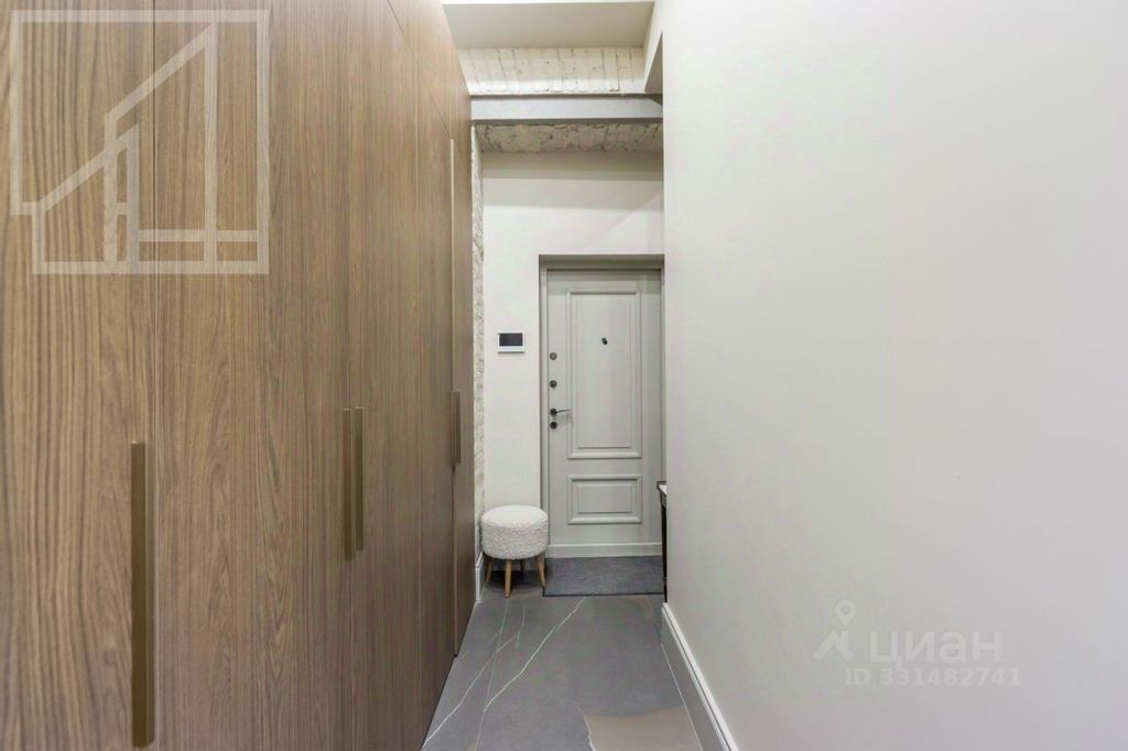 m. Kropotkinskaya: Apartment, 5-rooms