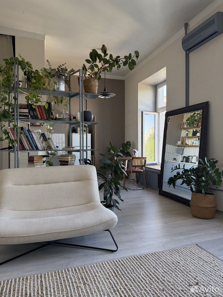 m. Kropotkinskaya: Apartment, studio