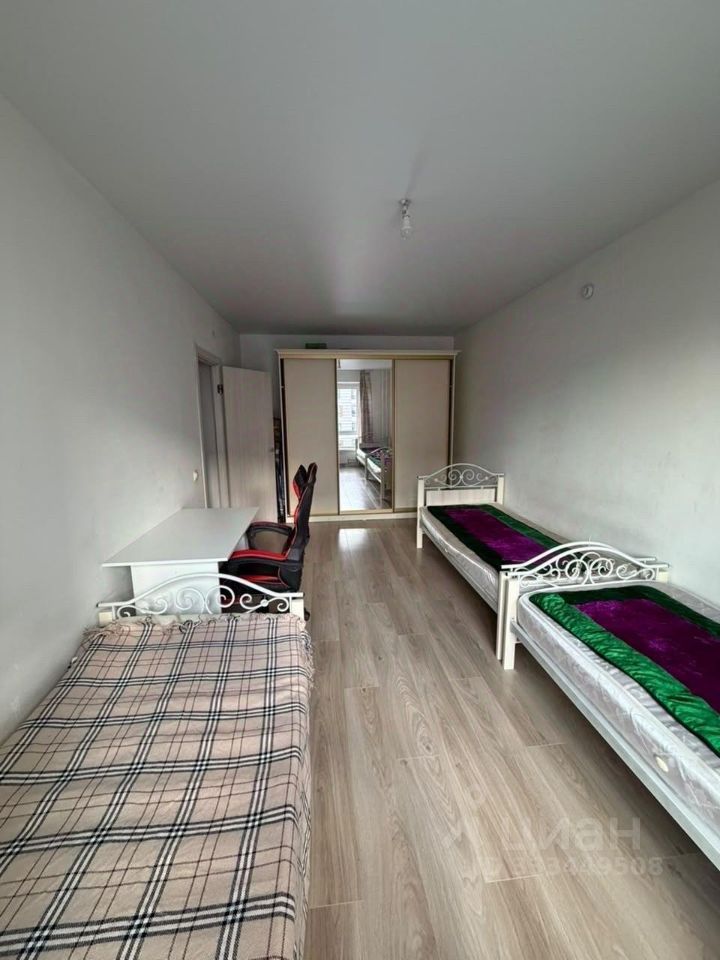 m. Lukhmanovskaya: Apartment, 2-rooms