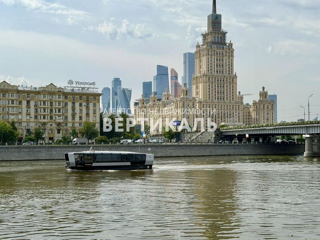 m. Smolenskaya: Apartment, 3-rooms
