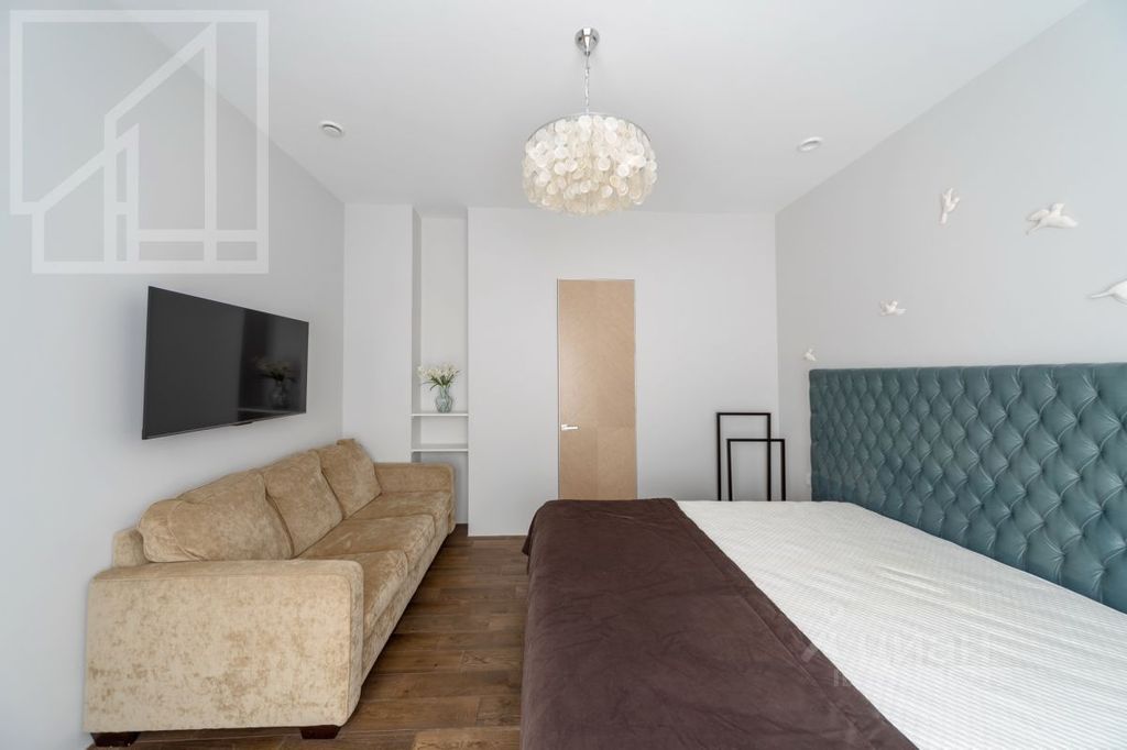 m. Novokuznetskaya: Apartment, 4-rooms