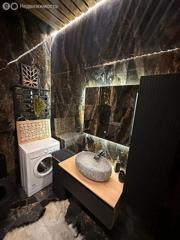 m. ZIL: Apartment, studio