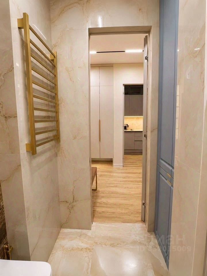 m. ZIL: Apartment, 2-rooms