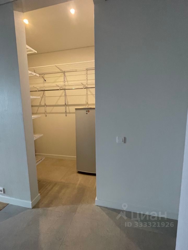 m. Verkhnie Kotly: Apartment, studio