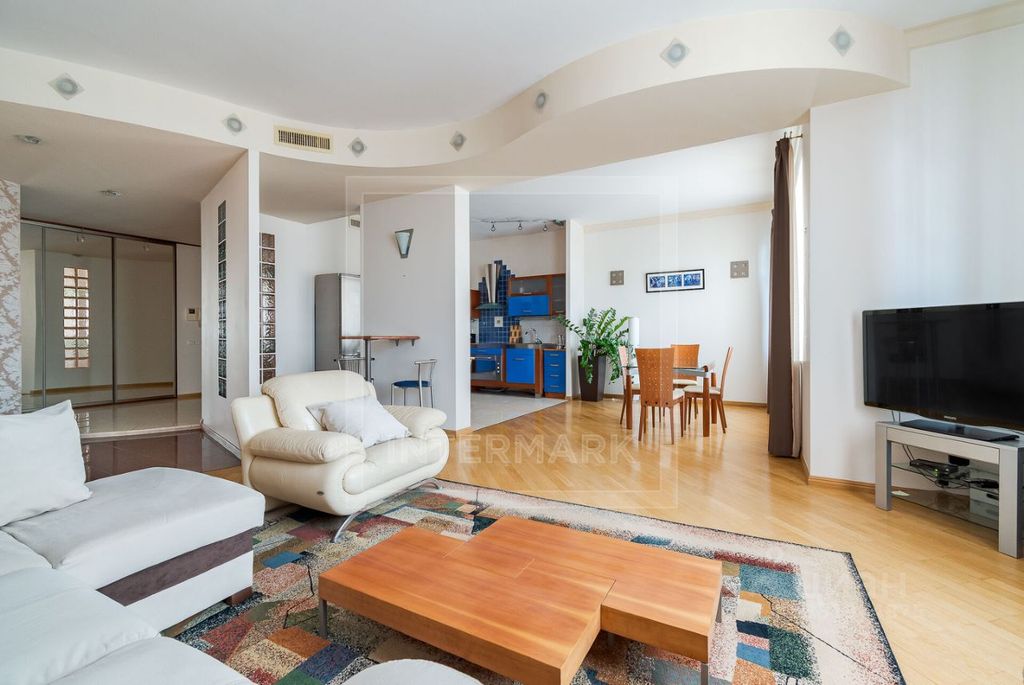 m. Smolenskaya: Apartment, 3-rooms