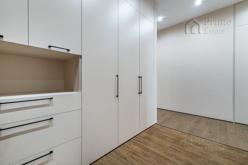 m. Lomonosovsky prospekt: Apartment, 4-rooms