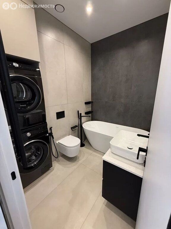 m. ZIL: Apartment, 2-rooms