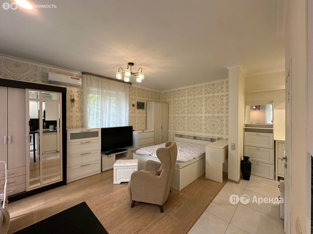 m. Lomonosovsky prospekt: Apartment, studio