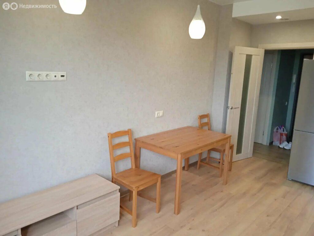 m. Lukhmanovskaya: Apartment, 2-rooms