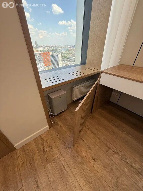m. ZIL: Apartment, 2-rooms
