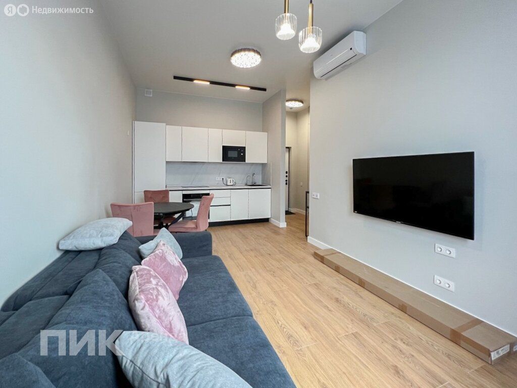 m. Verkhnie Kotly: Apartment, 2-rooms