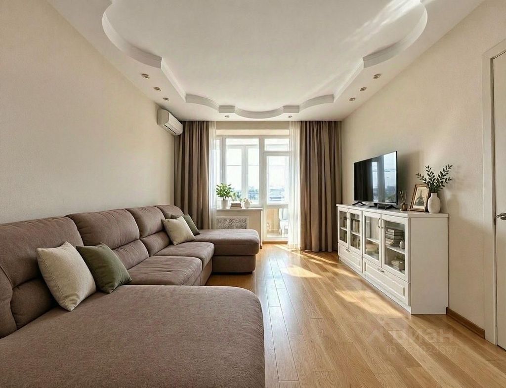 m. Kropotkinskaya: Apartment, 2-rooms
