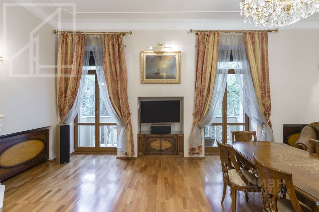 m. Mayakovskaya: Apartment, 3-rooms