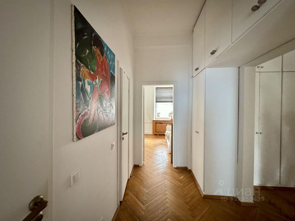 m. Barrikadnaya: Apartment, 3-rooms