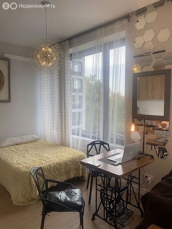 m. Verkhnie Kotly: Apartment, studio