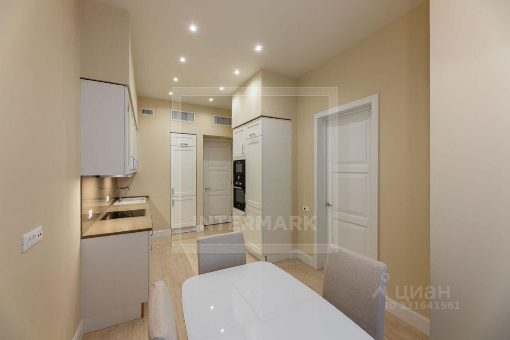 m. Shabolovskaya: Apartment, 3-rooms