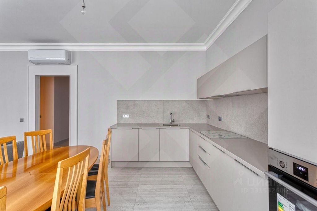m. Aminyevskaya: Apartment, 3-rooms