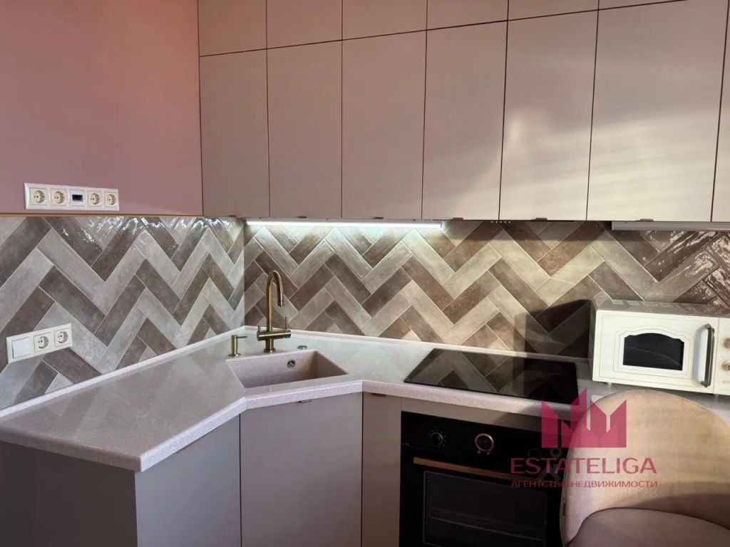 m. ZIL: Apartment, 2-rooms