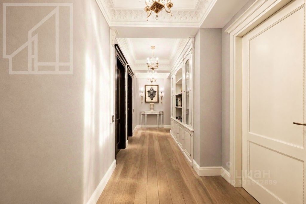 m. Kropotkinskaya: Apartment, 4-rooms