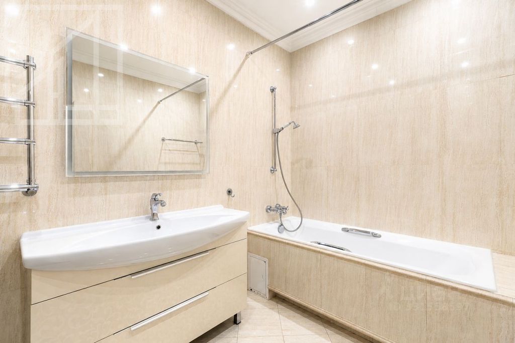 m. Arbatskaya: Apartment, 5-rooms