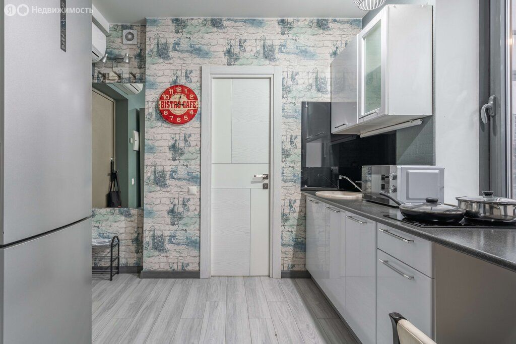 m. Serp i Molot: Apartment, studio