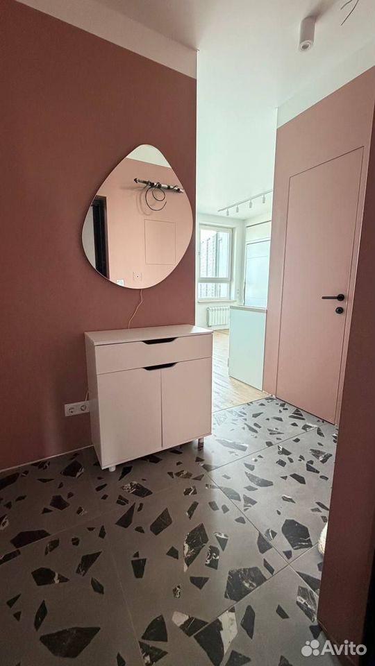 m. Lukhmanovskaya: Apartment, studio