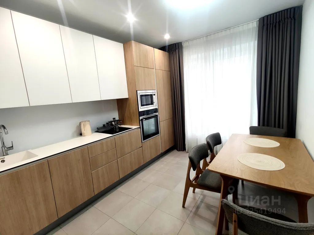 m. Lukhmanovskaya: Apartment, 1-rooms